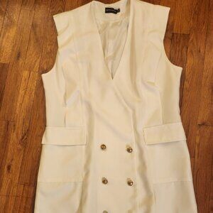 Pretty Little Things Sleeveless Whisper Tuxedo Mini Dress w/Belt Size 10